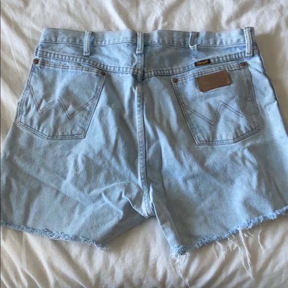Wrangler cutoff shorts - Picture 2 of 2